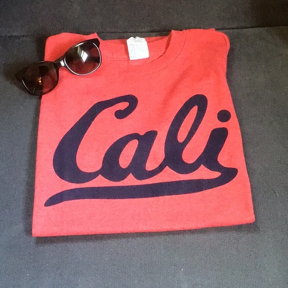 Activewear T-shirt- Size small - brand new and excellent quality - Picture 5 of 7